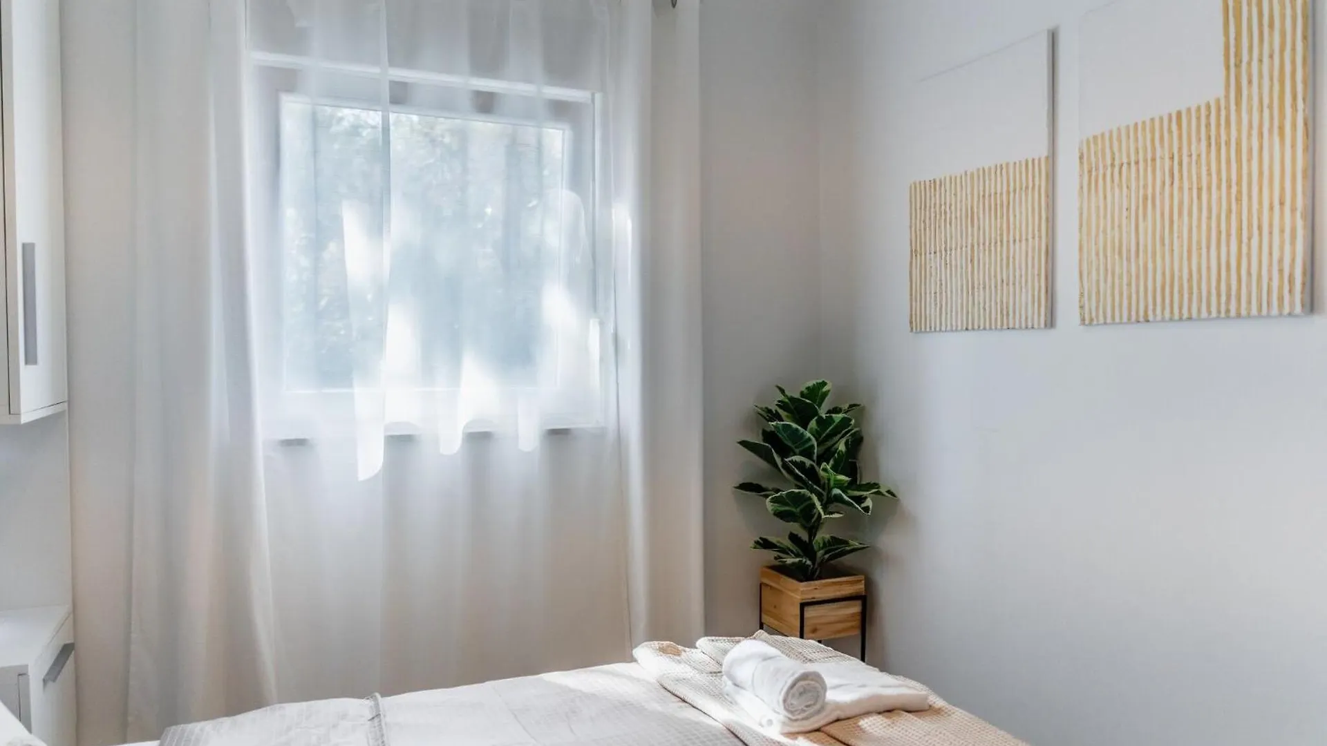 Apartments Quercus Vir 0*,