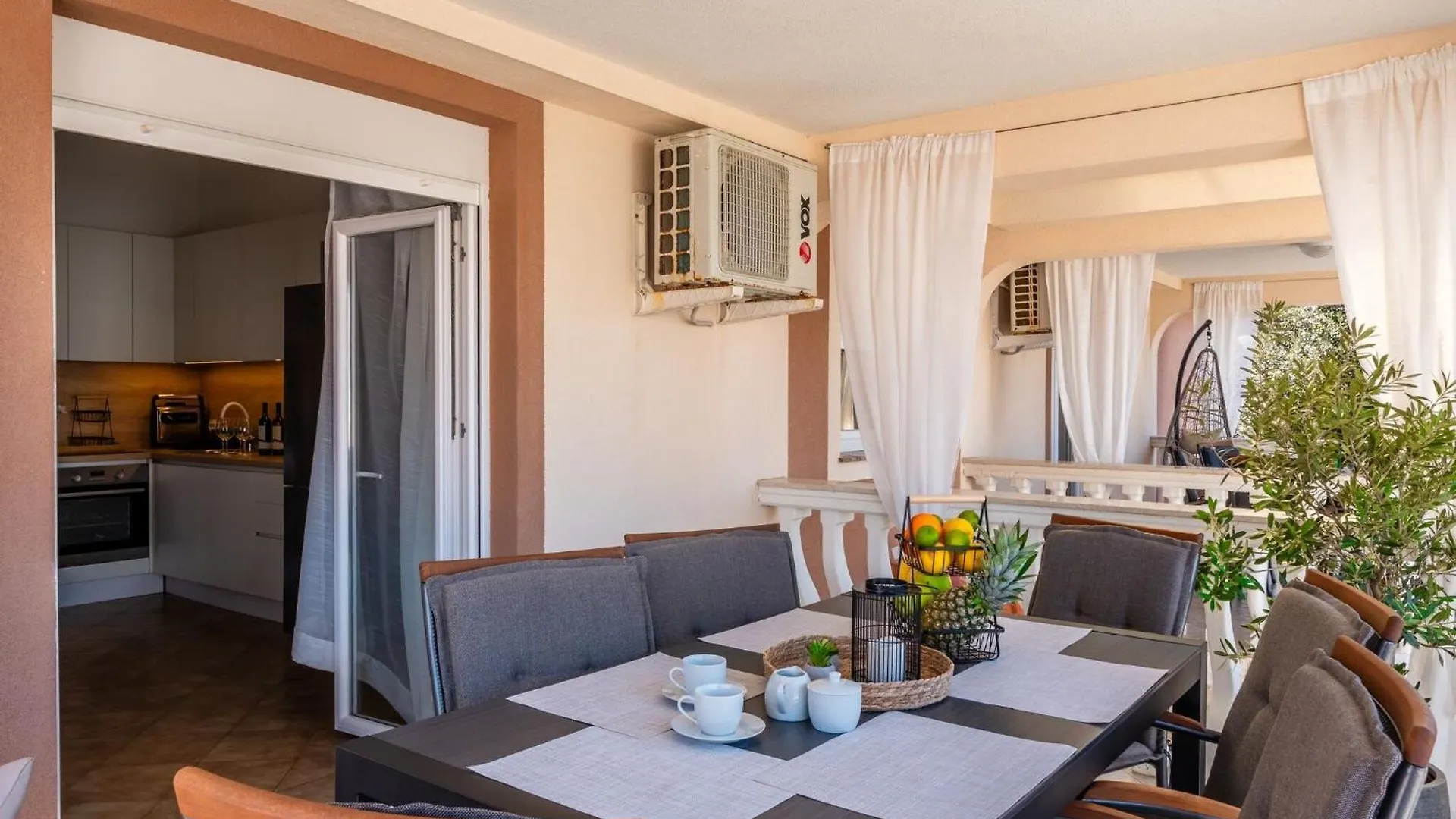 Apartments Quercus Vir 0*,