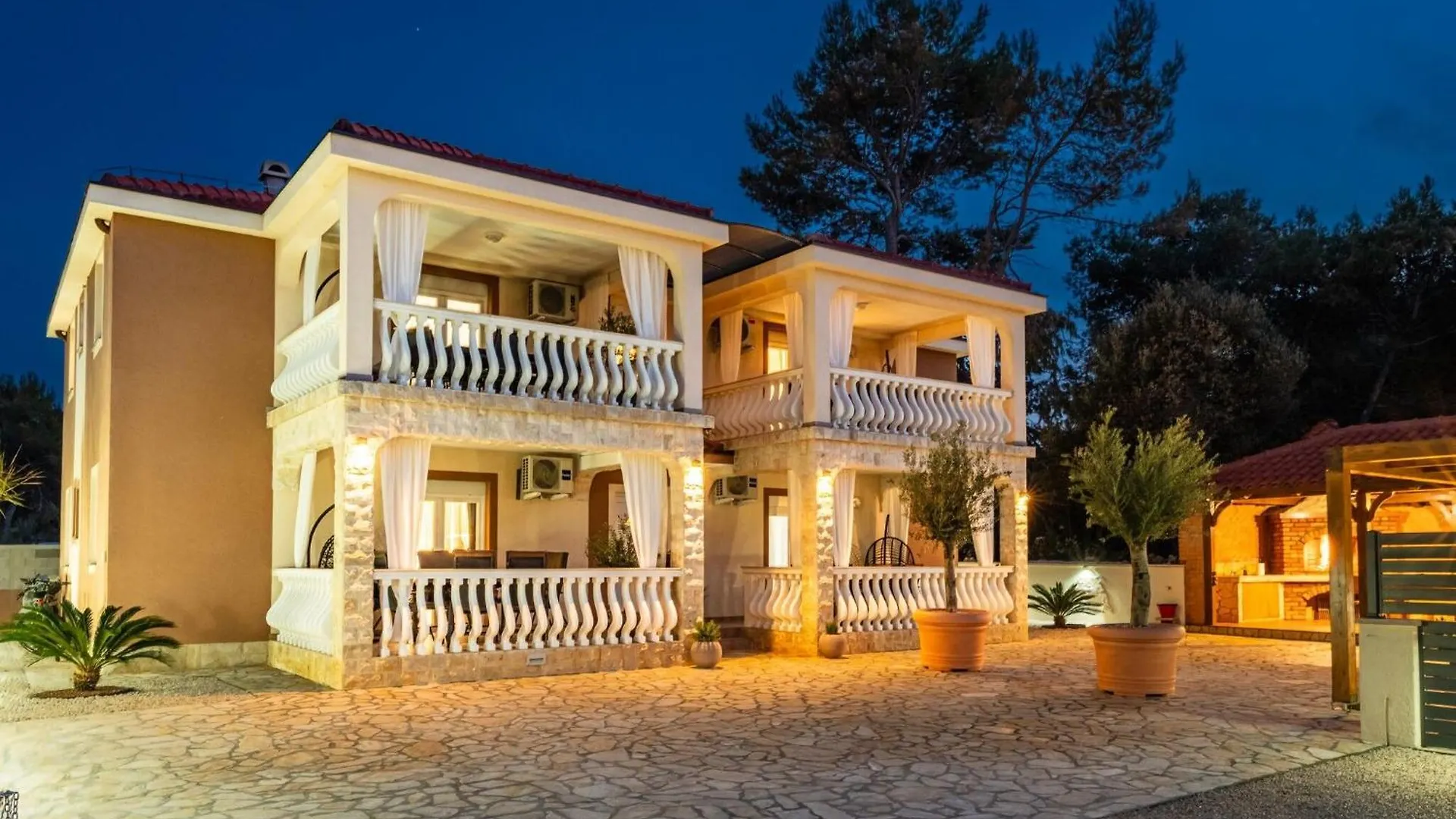 Apartments Quercus Vir